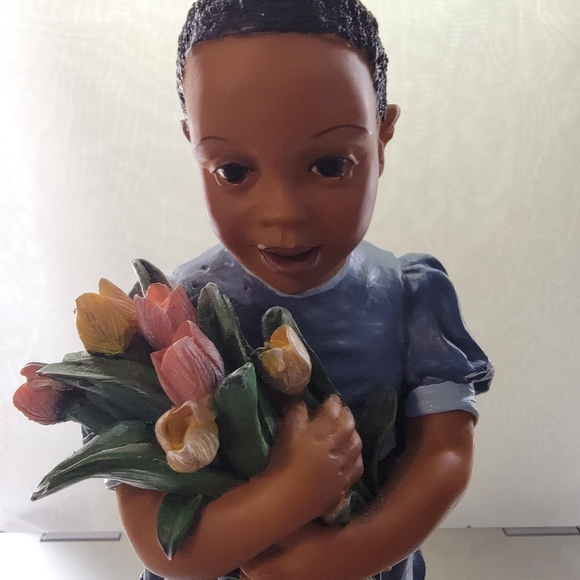 Treasures of the Heart Figurine - Picture 15 of 15